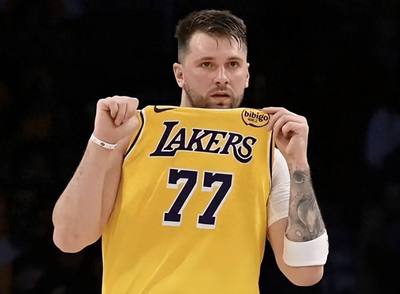 复出！曝东契奇预计将会出战和火箭的圣诞大战的简单介绍