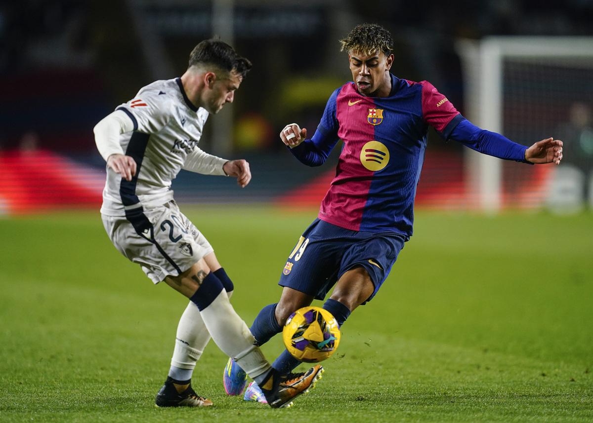 西甲巅峰之战！首场皇马对决巴萨经典对撞时间已定的简单介绍