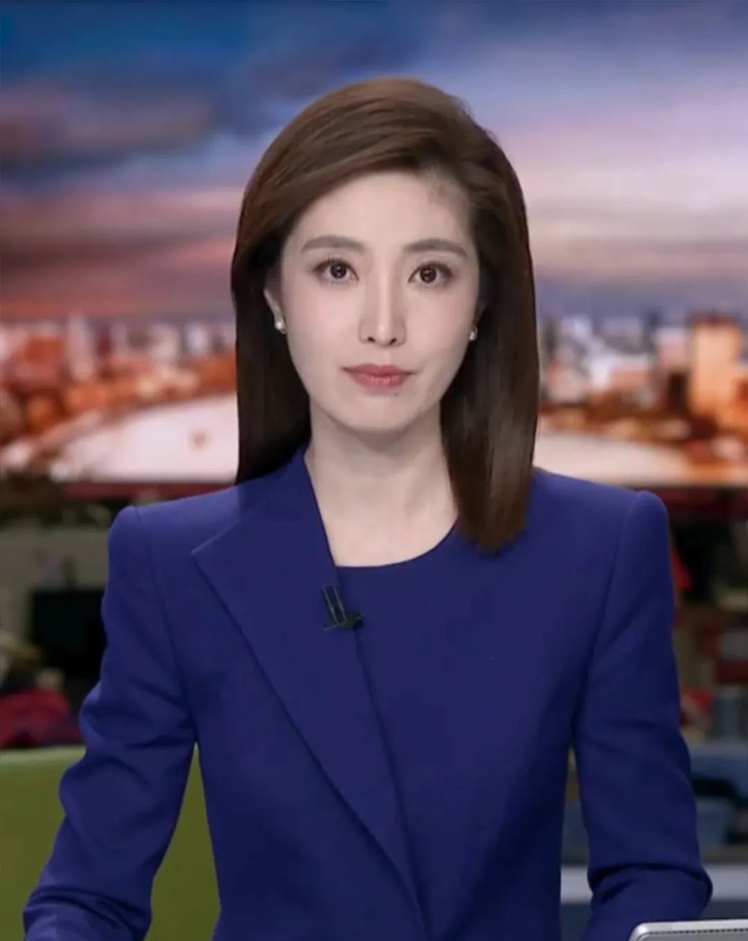 上海主持人何卿：曾是前国脚女友，低调嫁人后，9岁女儿为她争光的简单介绍