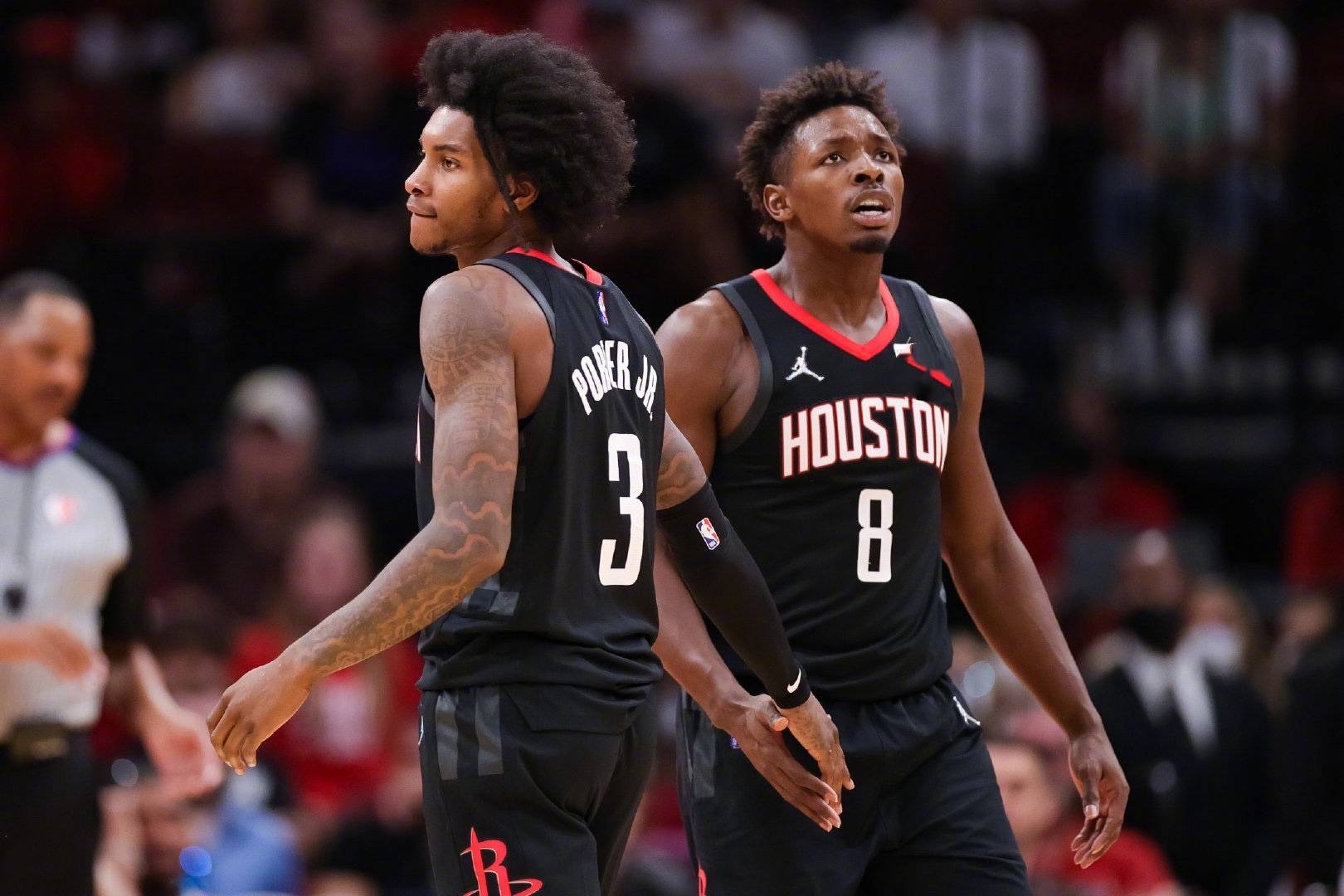 跟队火箭与锋线新星已经有了积极的沟通，双方有望达成协议的简单介绍