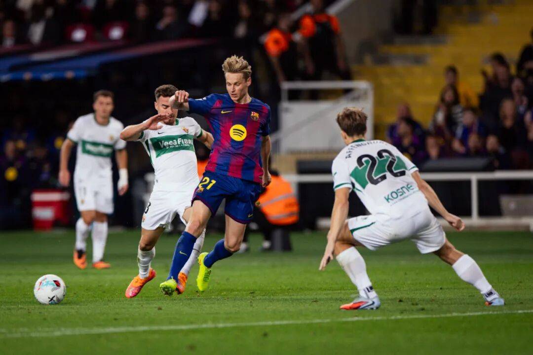 德容：我们进攻时的组织有待改善，但胜利实至名的简单介绍