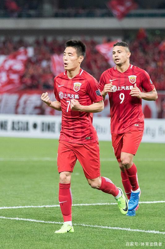 关于韩硕：目前还有一名小外援没到队，现在还有手续问题没弄好的信息