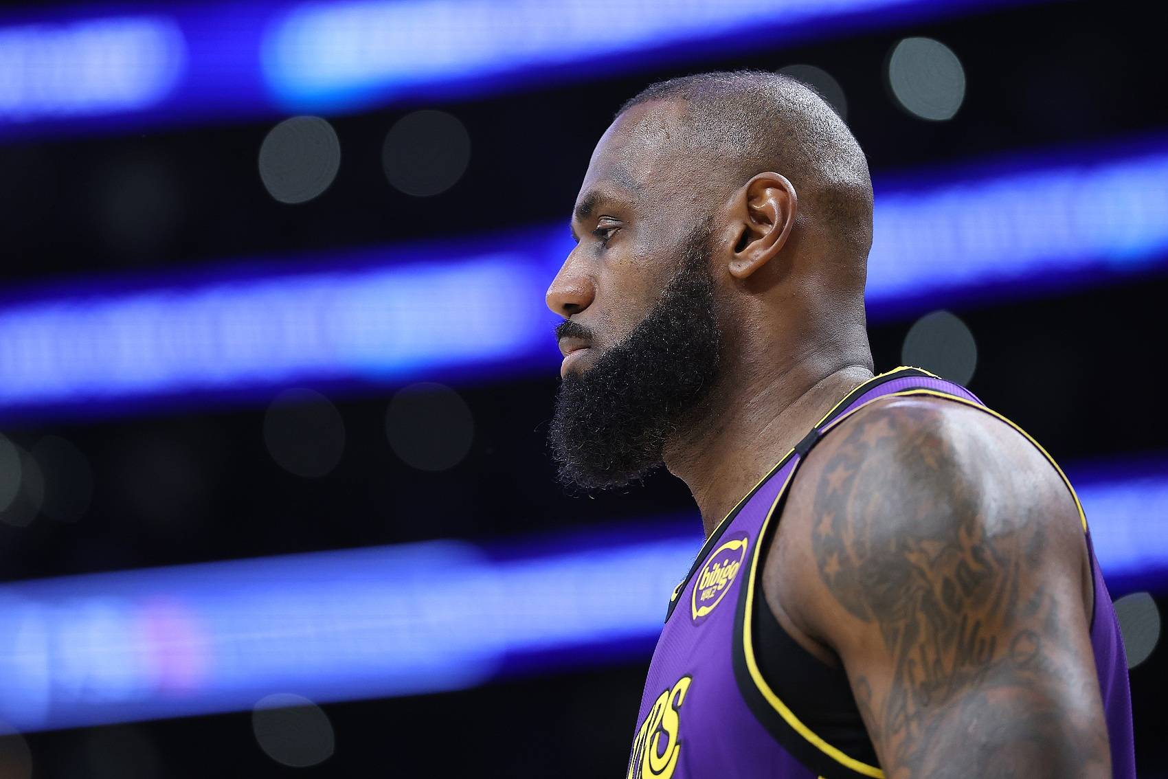 关于Shams：安东尼-戴维斯遭遇腹股沟轻微拉伤，或将缺席数场比赛的信息