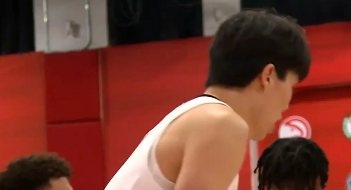 关于全队21个失误！杨：这是全队的问题，不是某一个人的责任的信息