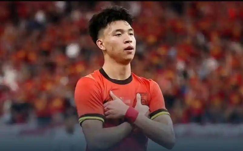 包含日本足球有多离谱？他们没踢过国内顶级联赛，却成功加盟德甲劲旅的词条