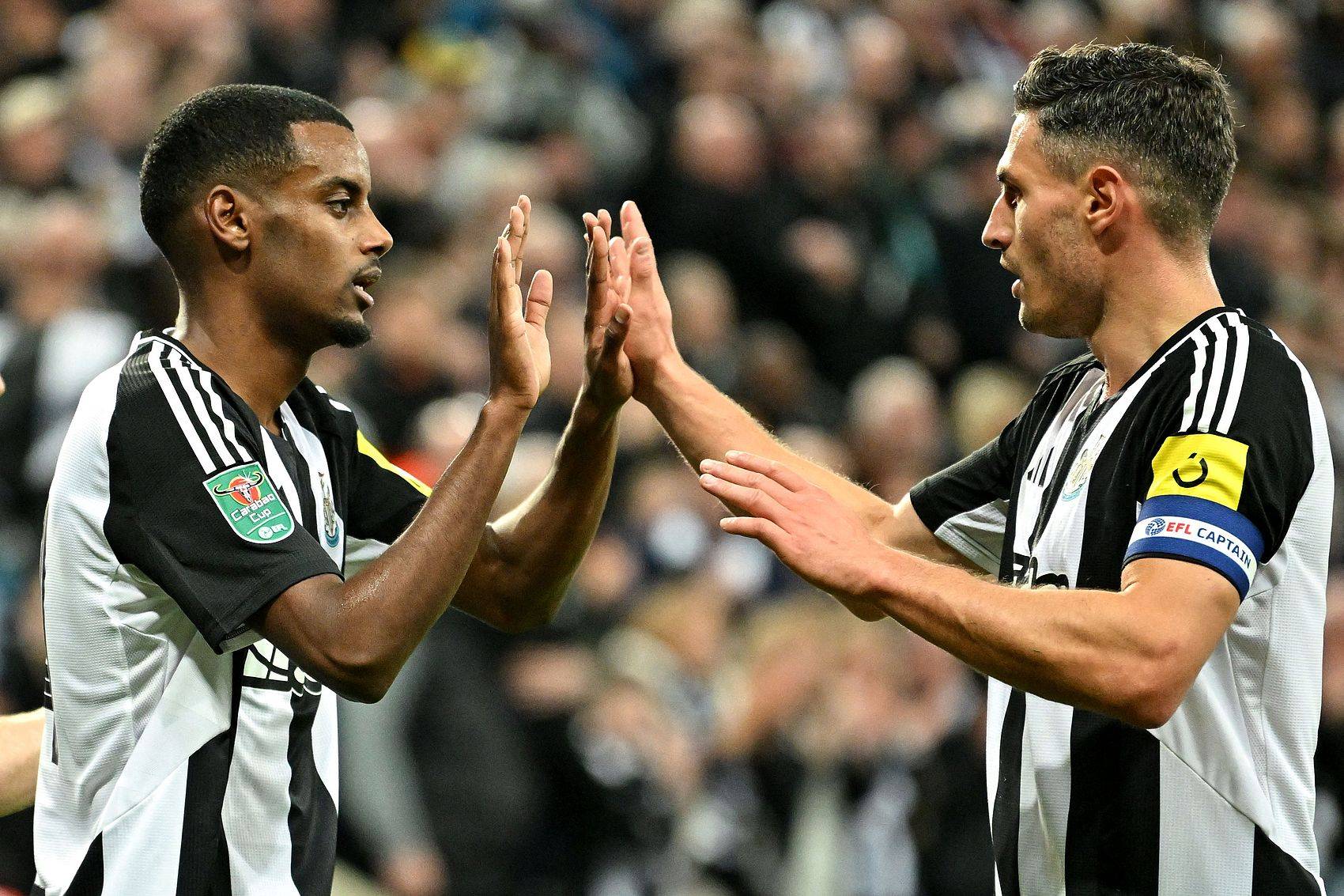 观战台：曼联恶战纽卡+切尔西火拼维拉曼城冲八连胜的简单介绍