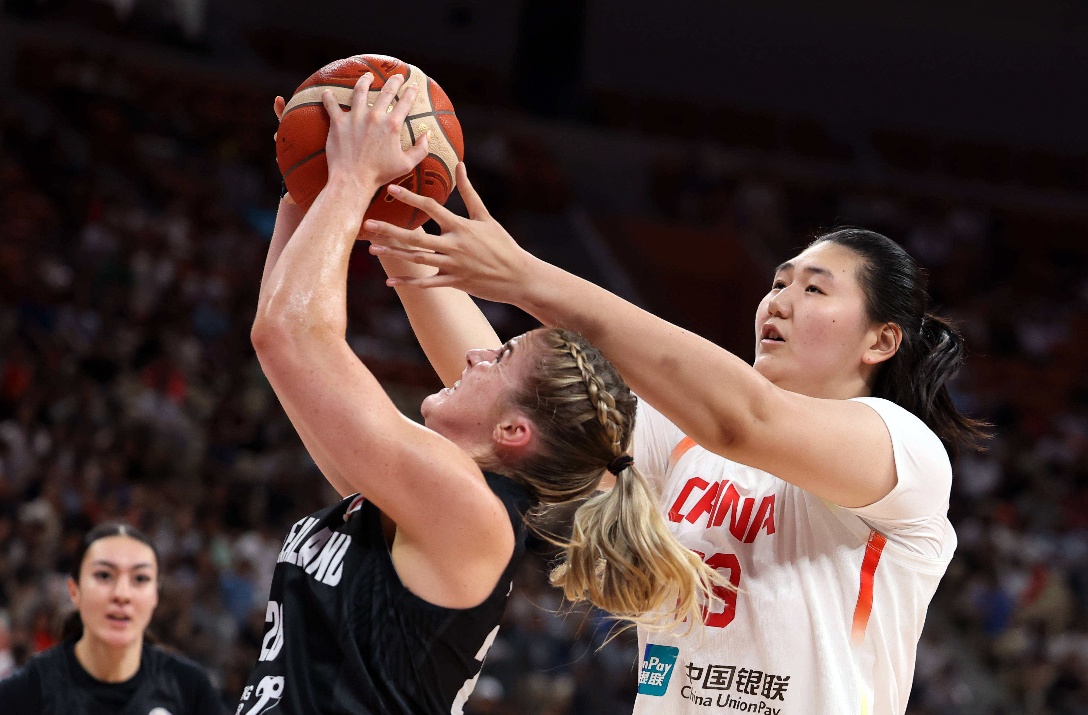 女篮亚洲杯-张子宇8中8韩旭18+12中国擒韩国2连胜的简单介绍