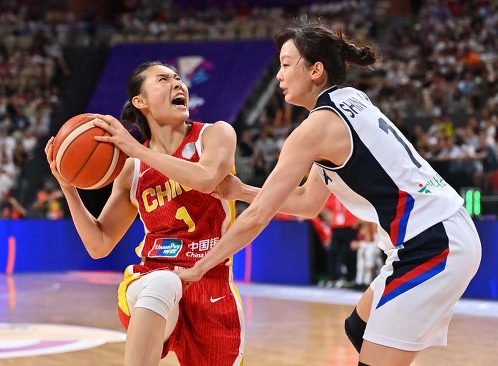 亚洲杯-中国女篮35分大胜韩国获季军张子宇18+7的简单介绍