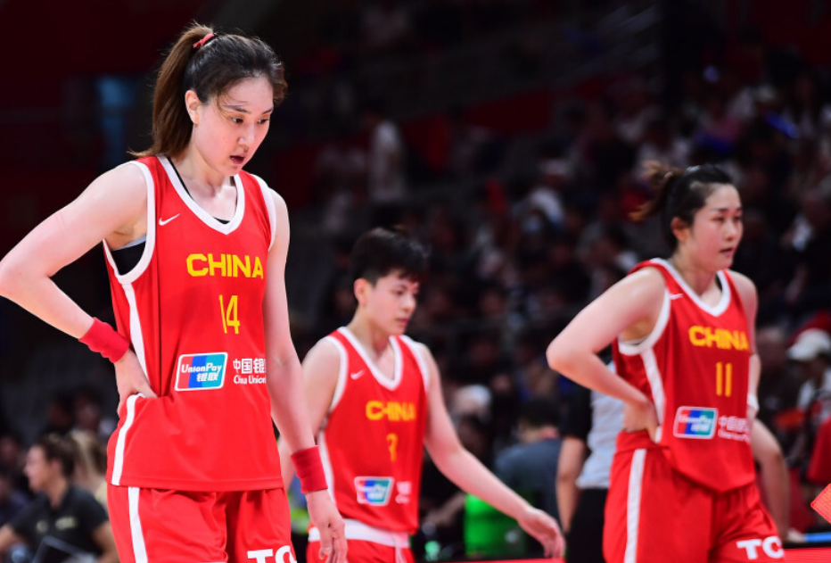 包含王思雨女篮热身赛集锦：对阵澳大利亚得到21分5篮板的词条