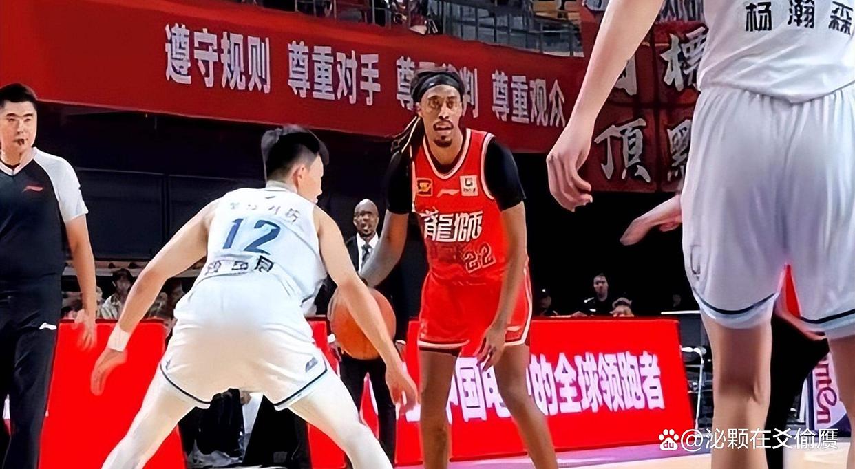 包含目前有CBA球队正在接触前广州外援麦考尔的词条