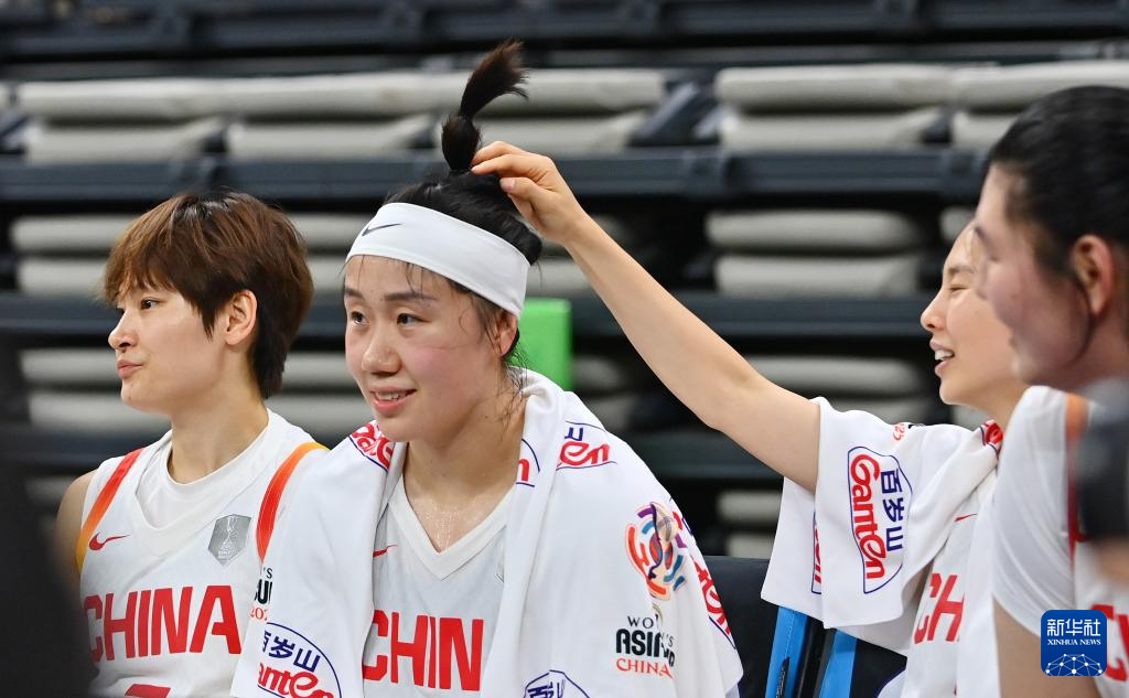 关于亚洲杯-女篮34分狂胜新西兰三连胜晋级4强的信息