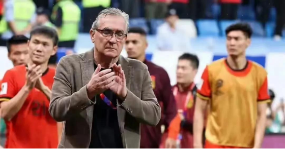 重金招他，到底图什么？6场挂0：是国足不会用，还是足协又错了？的简单介绍