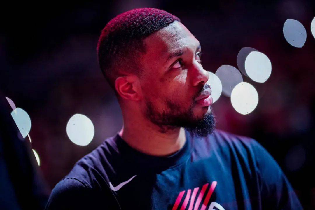 关于利拉德称做决定回波特兰并不难依然身披0号球衣的信息