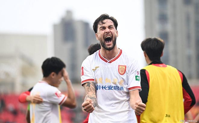 中甲逆袭,他新赛季屡进国足,完成职业生涯巅峰的简单介绍