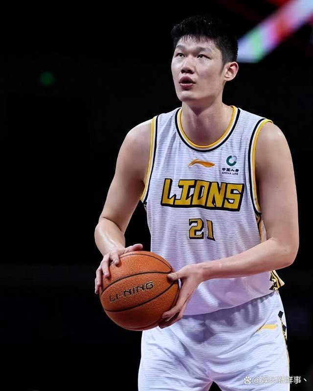 胡金秋是男篮的基本盘，打球踏实稳定