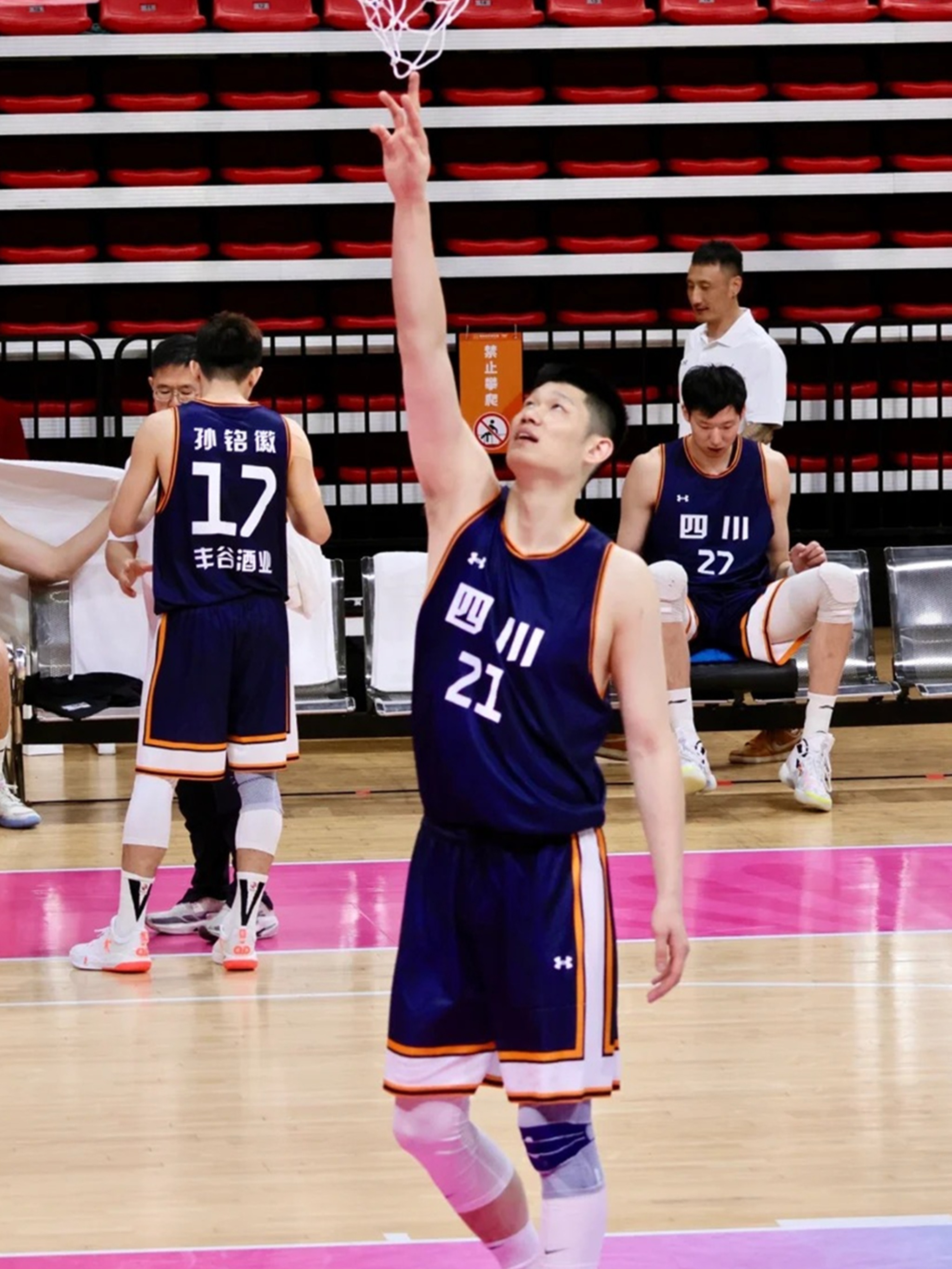 胡金秋是男篮的基本盘，打球踏实稳定