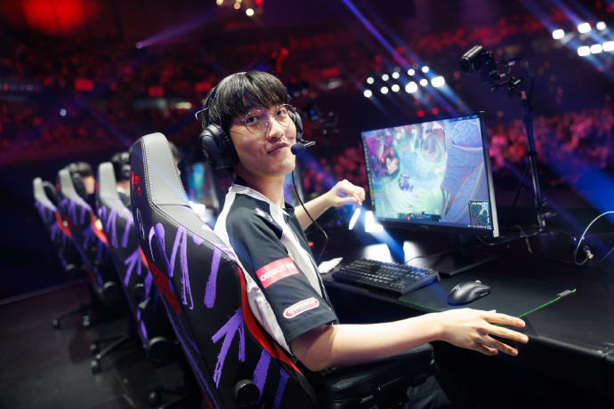 电竞世界杯：GEN零封FLY，晋级四强！的简单介绍