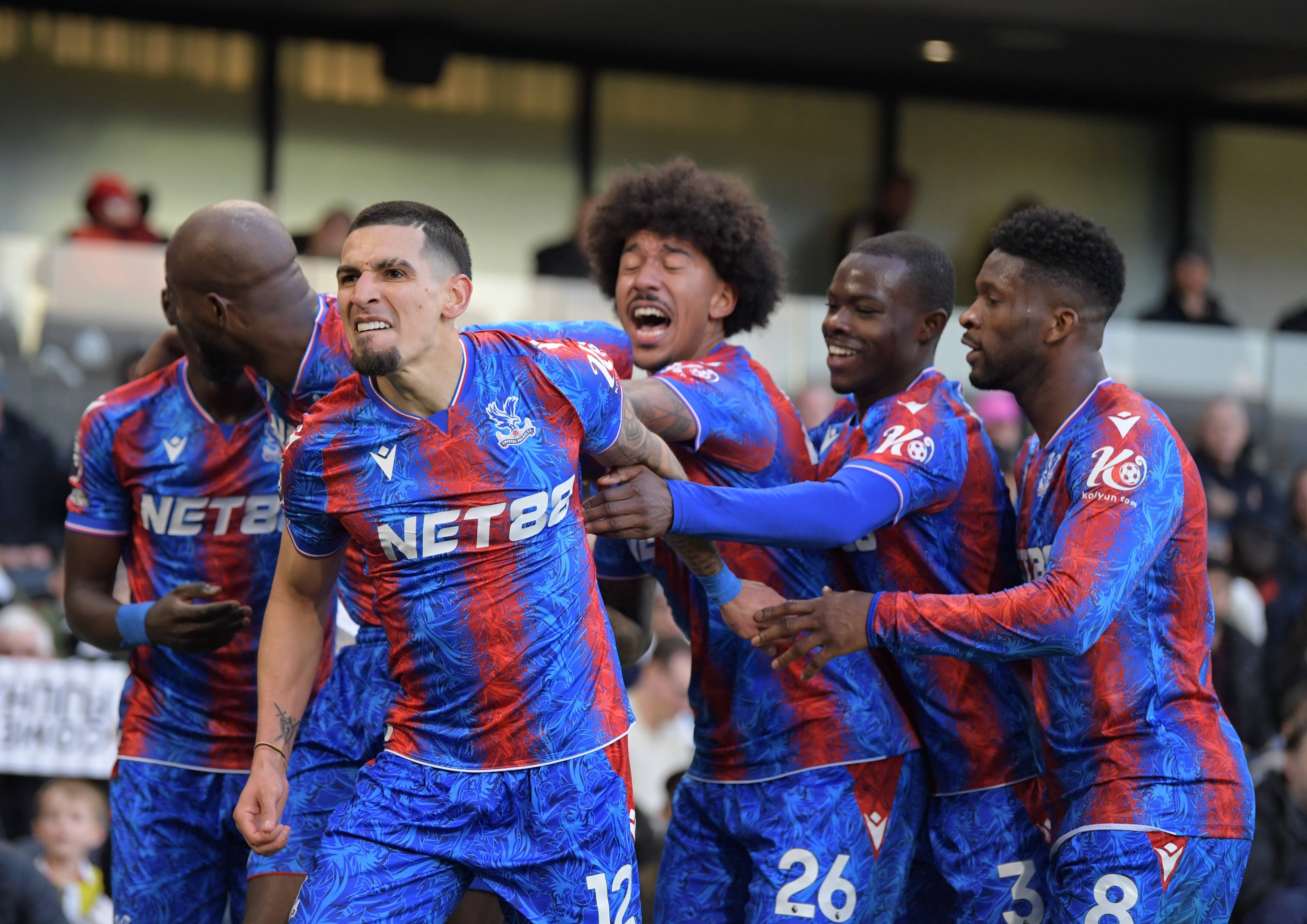 英超激战：水晶宫主场力拼热刺，防守反击与攻势足球的碰撞的简单介绍