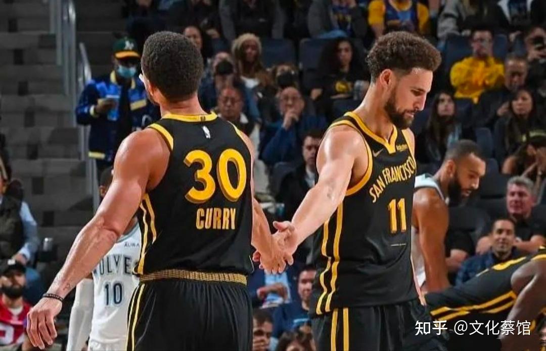 包含能否延续连胜？勇士官方晒海报预热明日与猛龙的常规赛的词条