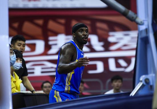 新疆队将向CBA公司上报劳森的优先续约权的简单介绍