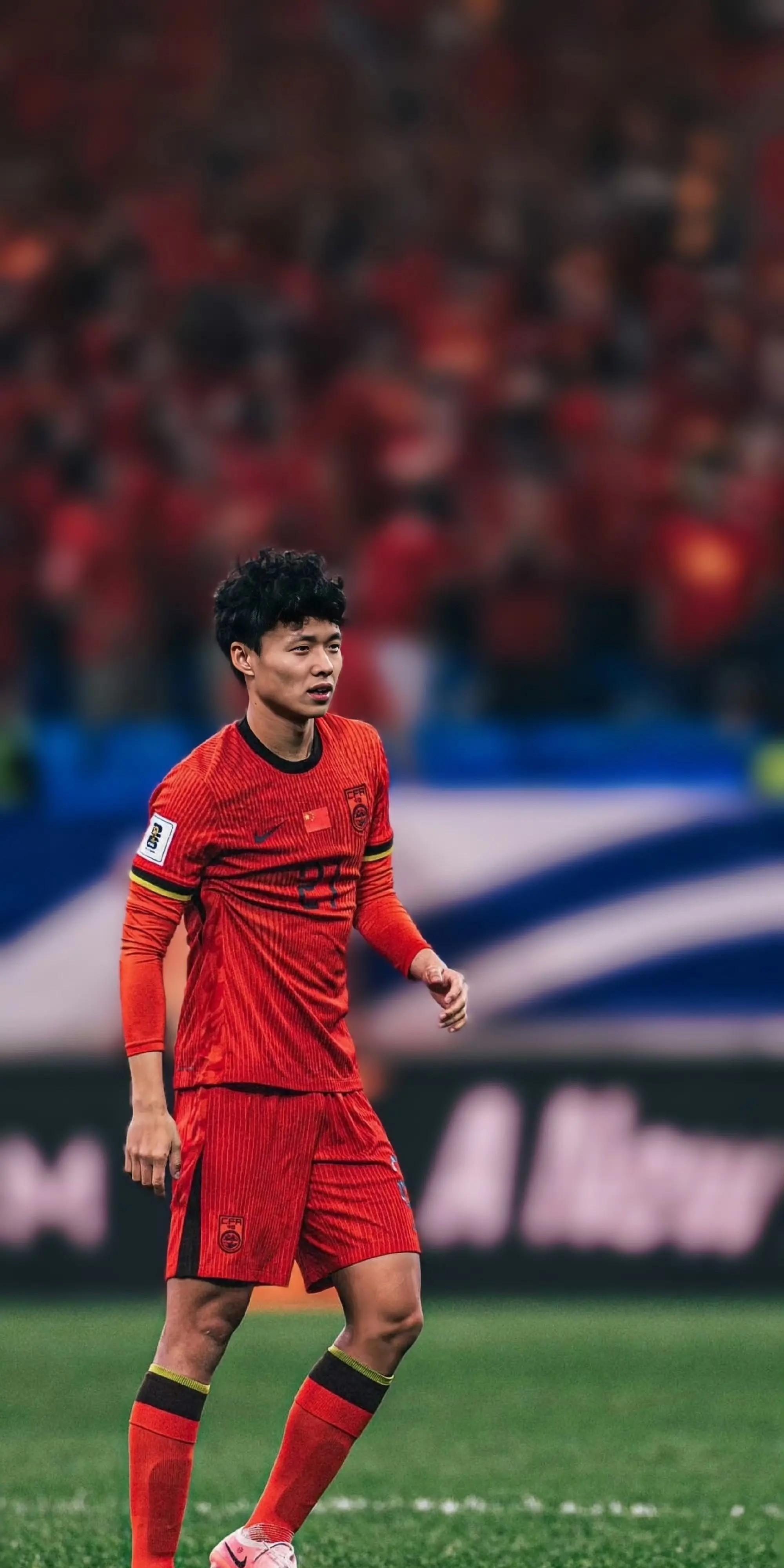 关于足球报:国足选帅是当务之急新帅无疑面临极大的考验的信息