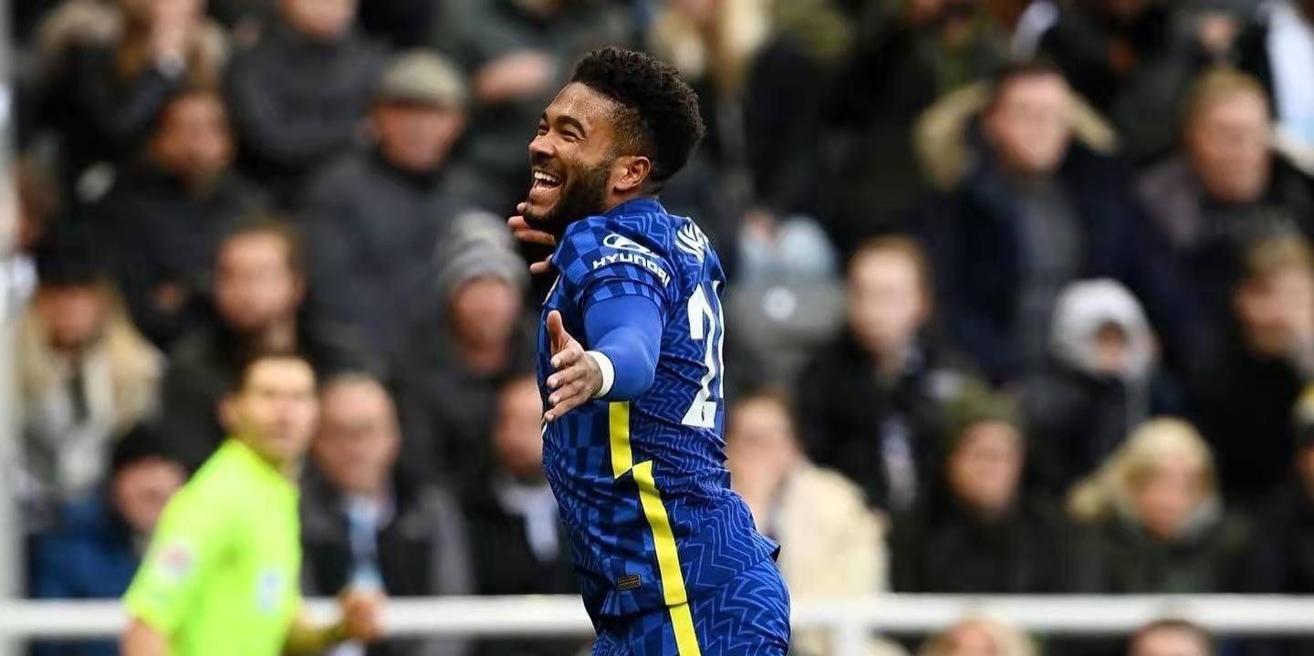 包含切尔西1比2被维拉逆转，跌出前四问题明显，主帅应变无力是主因的词条