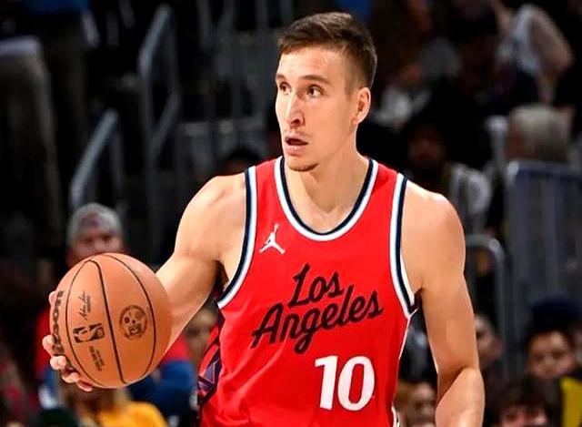 包含霍里:我愿用4个戒指换哈登赚的钱但我更喜欢冠军的词条