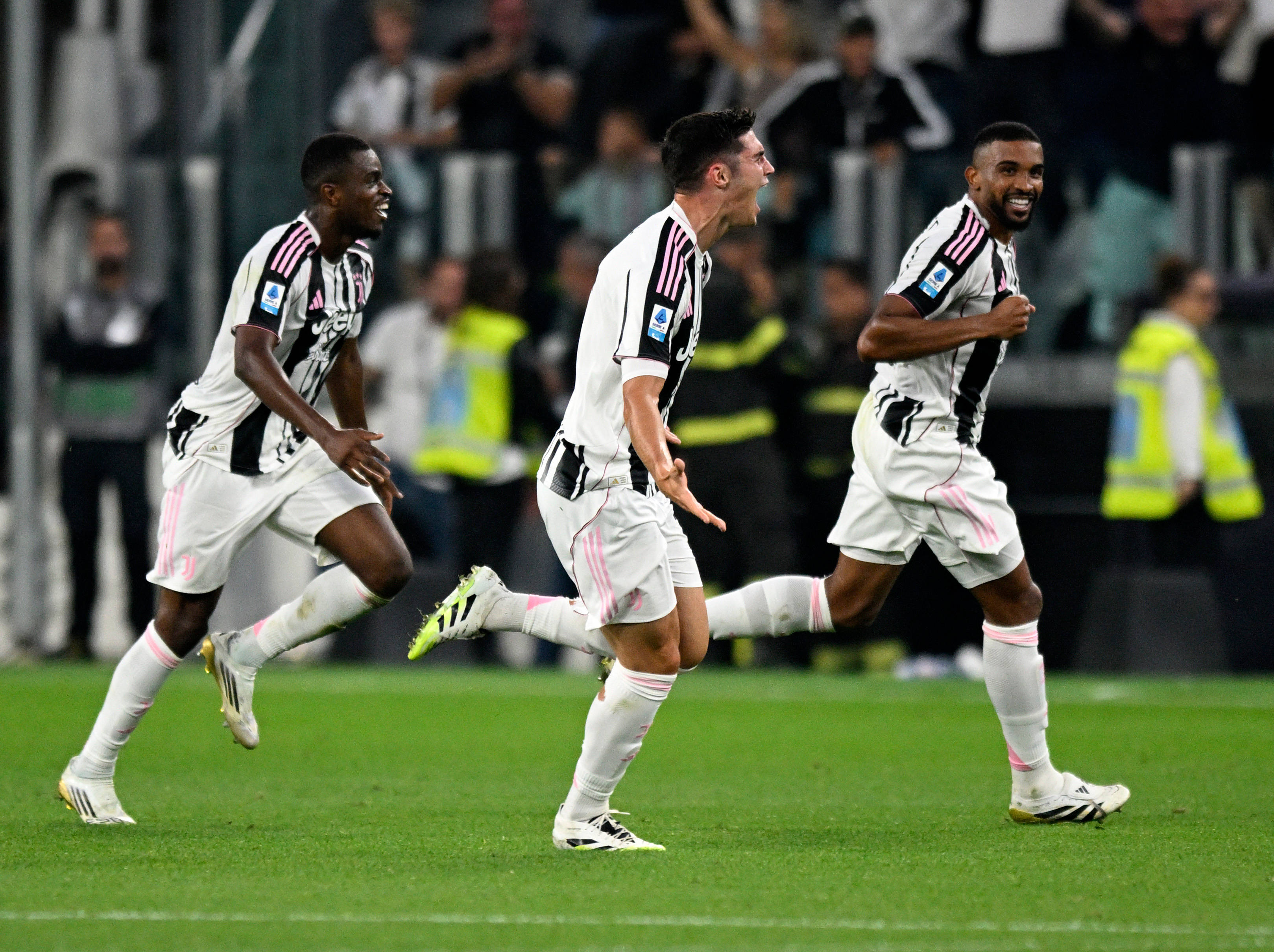 关于新赛季意甲看那不勒斯和米兰，尤文绝对没办法与他们竞争的信息