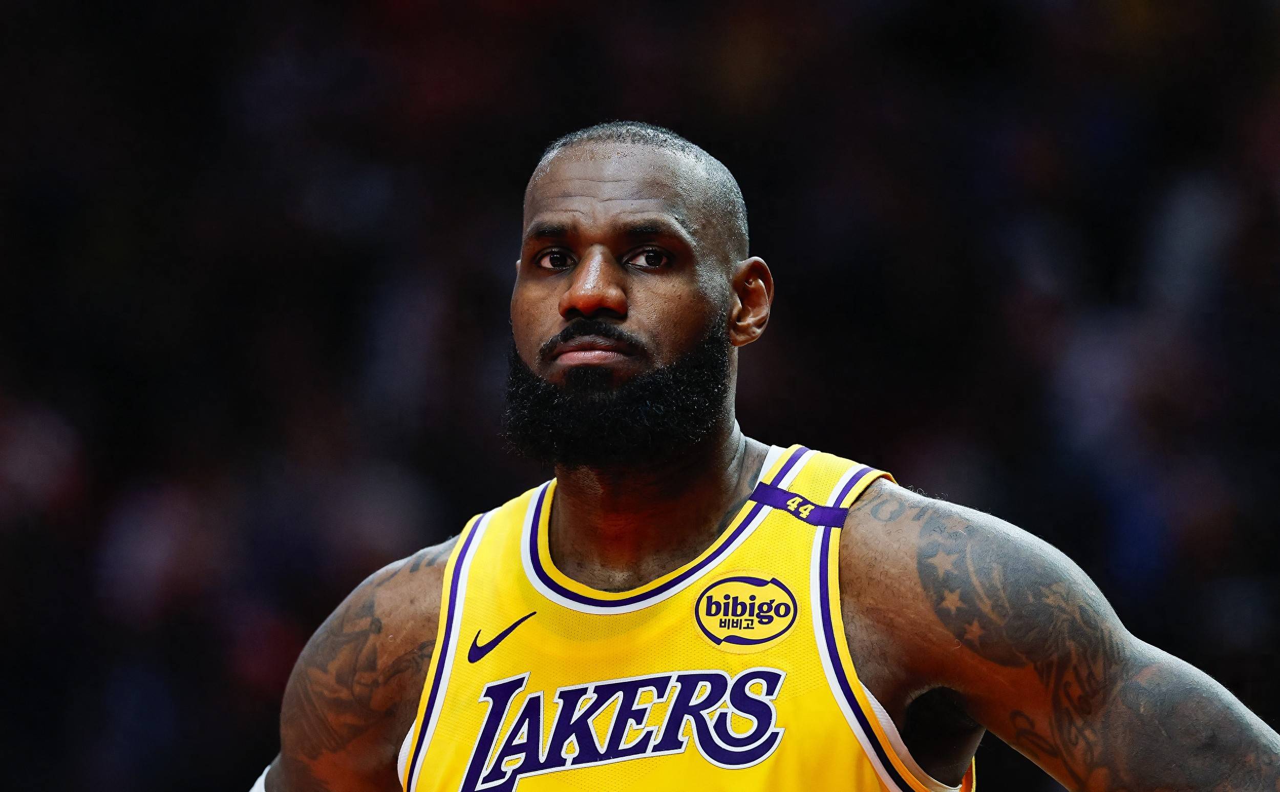 包含NBA-湖人VS火箭詹姆斯组织进攻的词条