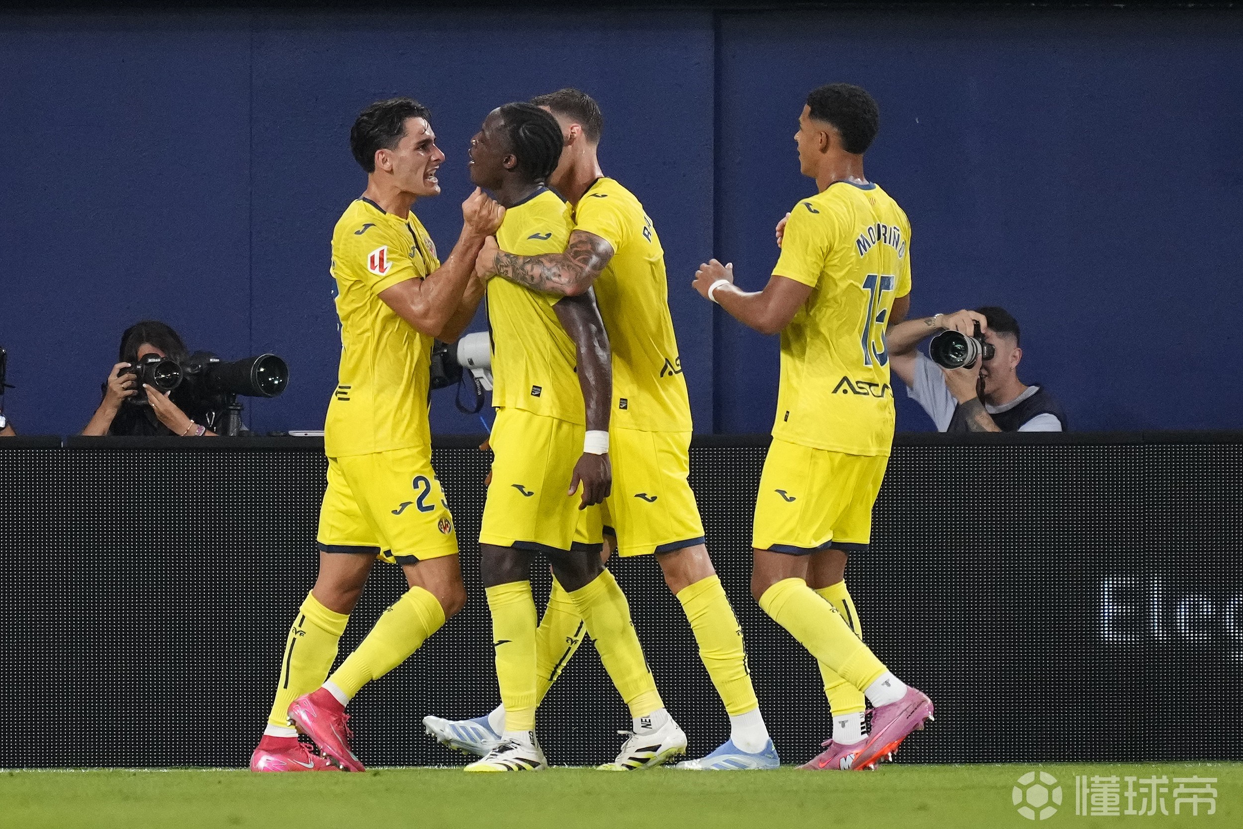 关于11年前的今天：皇马2500万欧从拜仁签下克罗斯，的信息