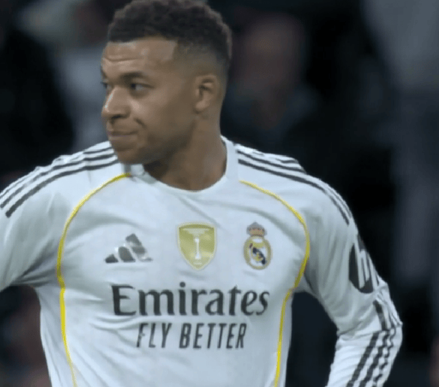 世俱杯1-1爆冷！皇马新月轰32脚战平！阿隆索无缘首胜，C罗没说错的简单介绍