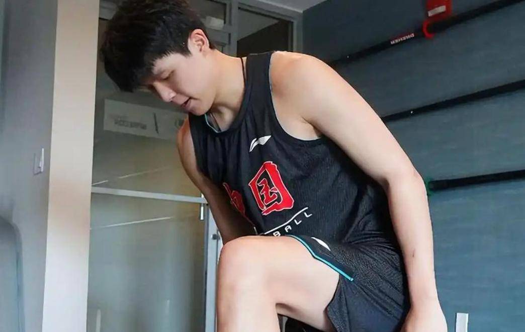 杨瀚森背靠背体能软肋暴露三个扣篮提供进攻新思路？的简单介绍