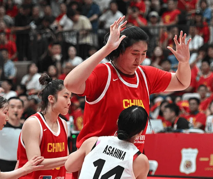 中国女篮狂胜韩国获季军张子宇内线进攻 中国女篮狂胜韩国获季军张子宇内线进攻
