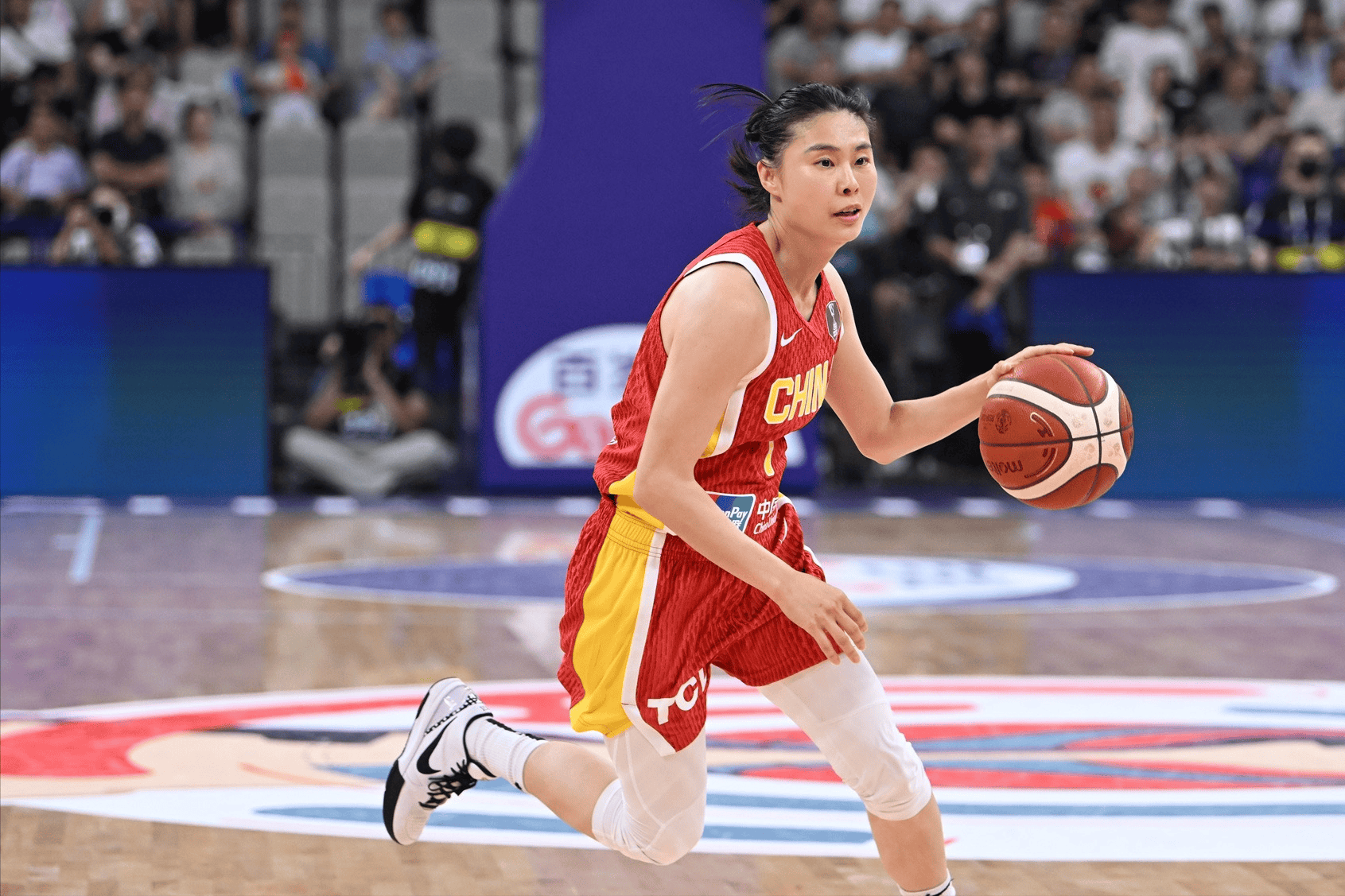 王思雨女篮热身赛集锦:对阵澳大利亚得到21分5篮板的简单介绍 王思雨女篮热身赛集锦:对阵澳大利亚得到21分5篮板的简单介绍