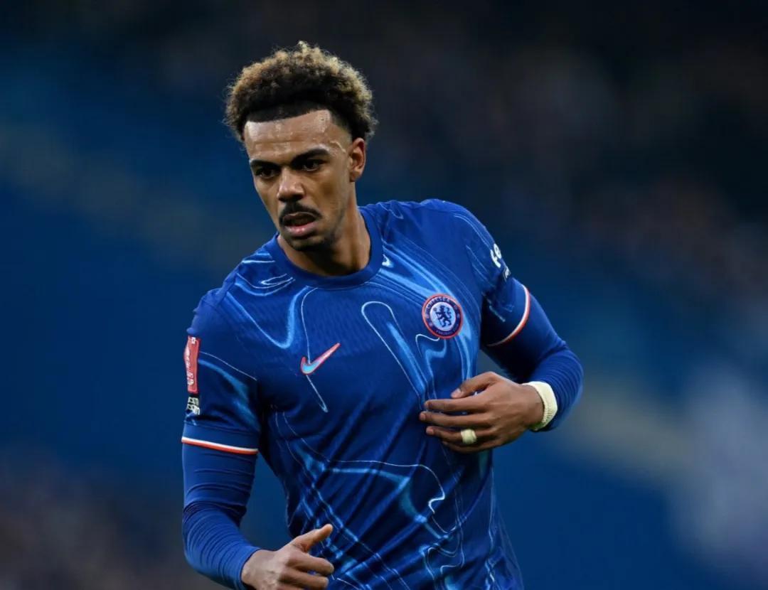 关于利物浦签下23岁埃基蒂克转会总价9500万欧的信息