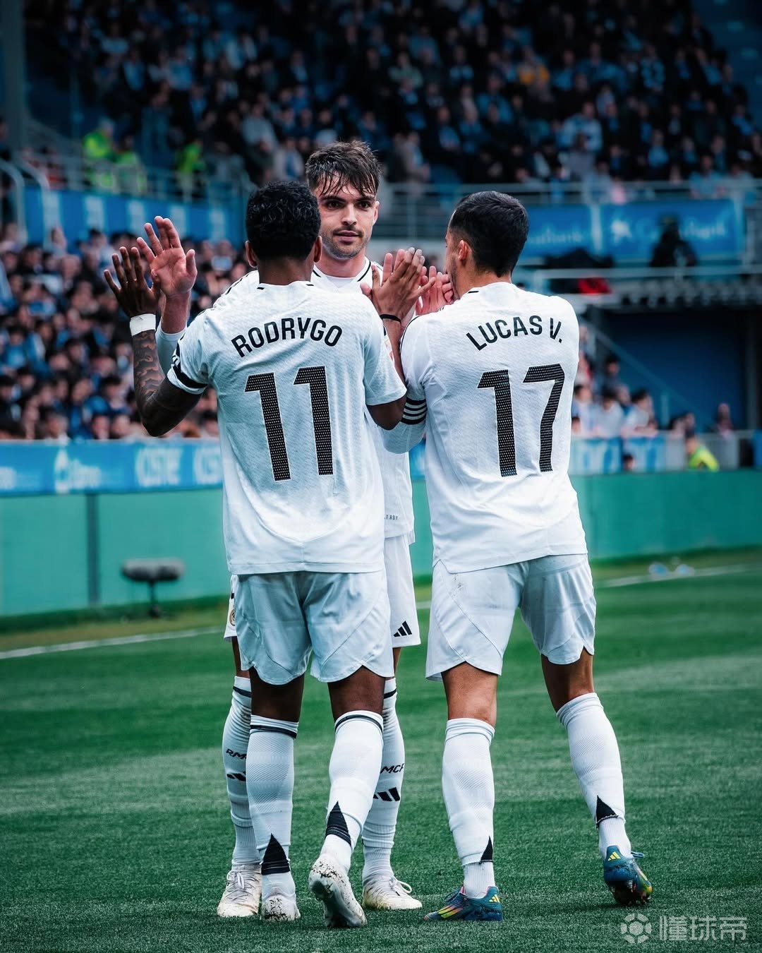 包含巴斯克斯告别皇马，18年辉煌生涯即将画上句号，告别仪式定于周四举行的词条