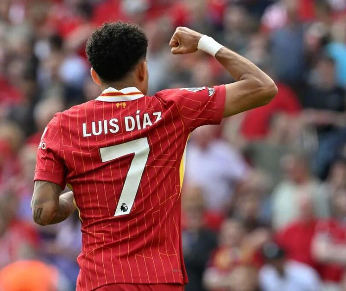 关于拜仁给迪亚斯1400万欧年薪，即将和利物浦再次谈判的信息