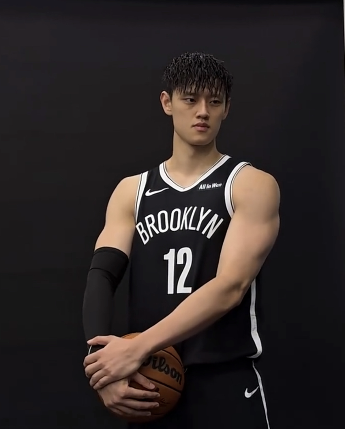 关于中国男篮结束欧洲拉练抵京曾凡博赴国家队报到的信息