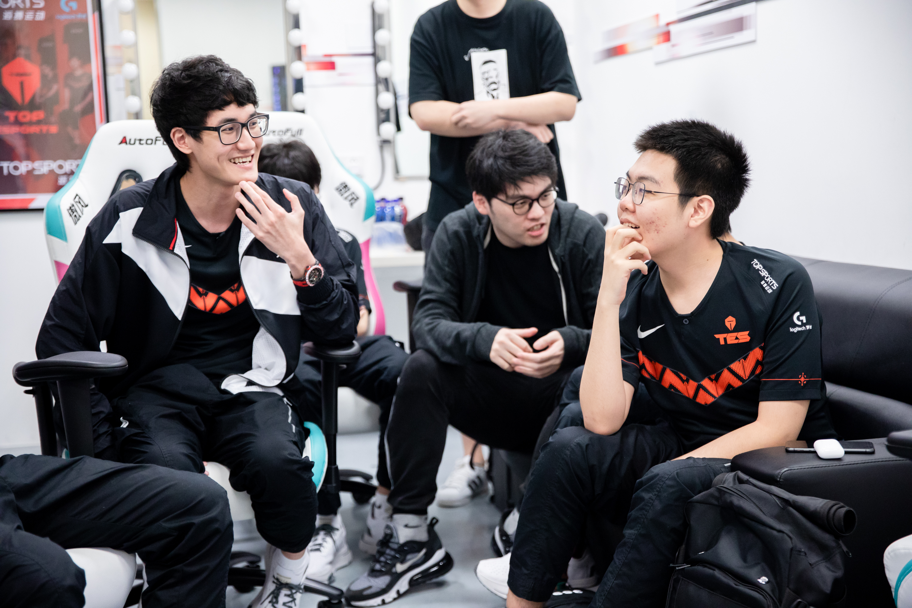 从赛场到职场广东电竞人才培养“玩”出新花样的简单介绍