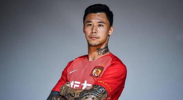 意外！上港主力外援刚帮助俱乐部拿到中超冠军，就被孙祥主动送给国安的简单介绍