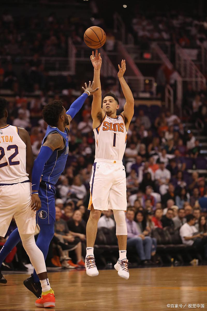 关于布克22+6+5布鲁克斯26分太阳擒奇才4连胜的信息