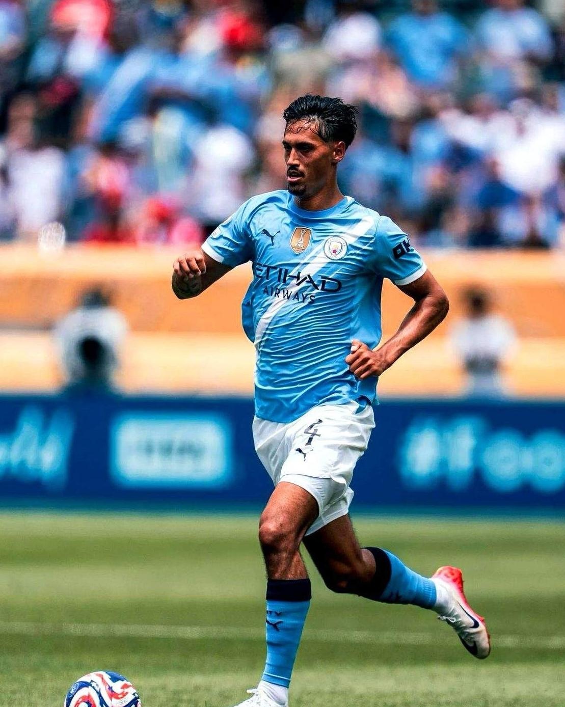 包含一日意甲动向：皇马老名宿毛遂自荐米兰，国米在年末仍排在第一名的词条