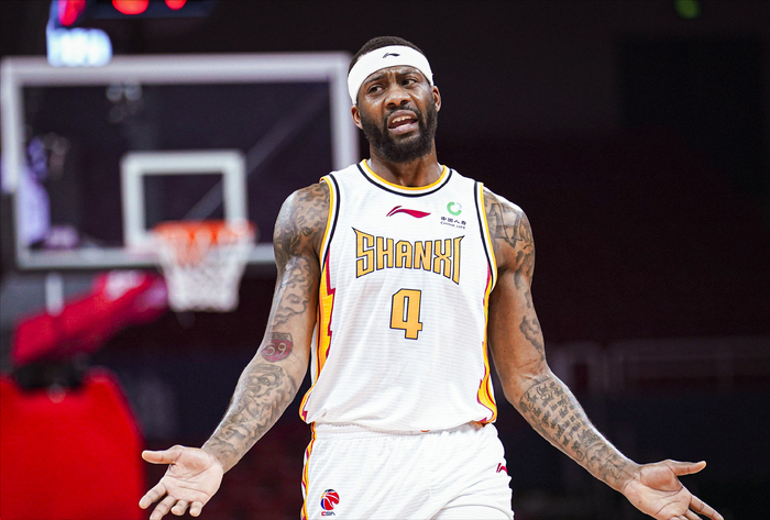 包含单扛强突+MVP！22岁中锋带队进决赛：离开曼联半年12球3助的词条