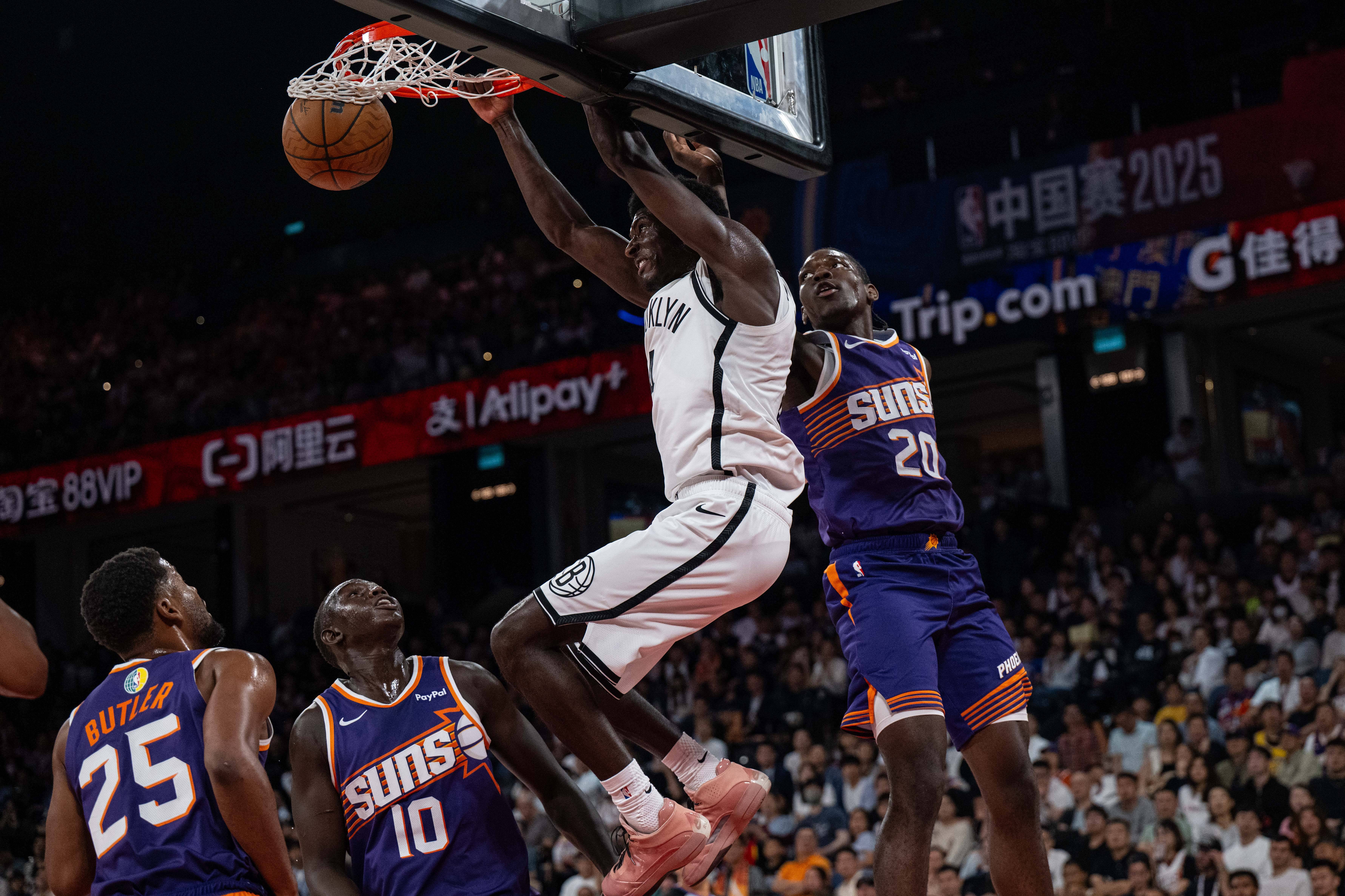 NBA常规赛：太阳击败奇才