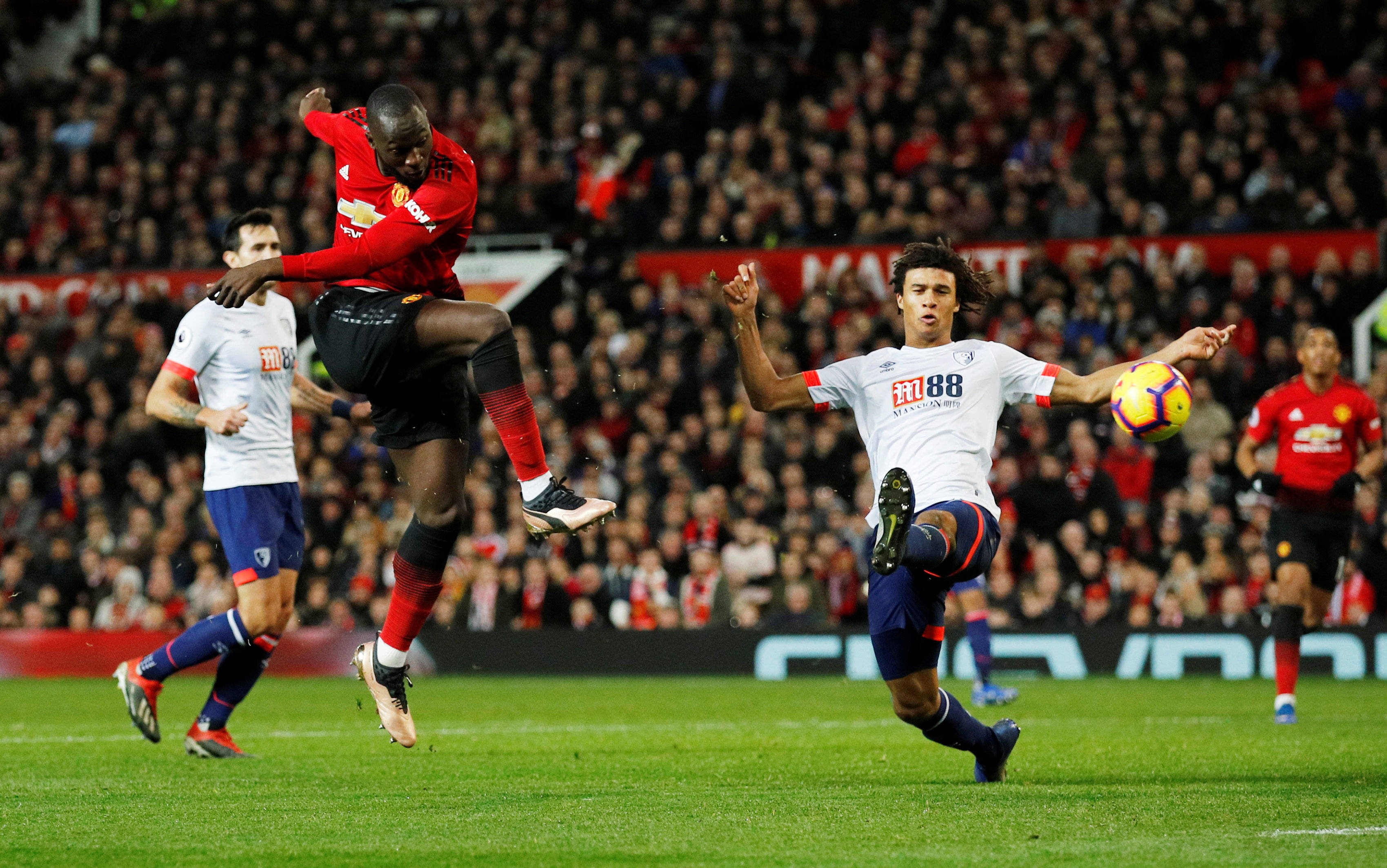 7人缺战继续凑首发，曼联再战狼队，能否拿到赛季第三场零封？的简单介绍