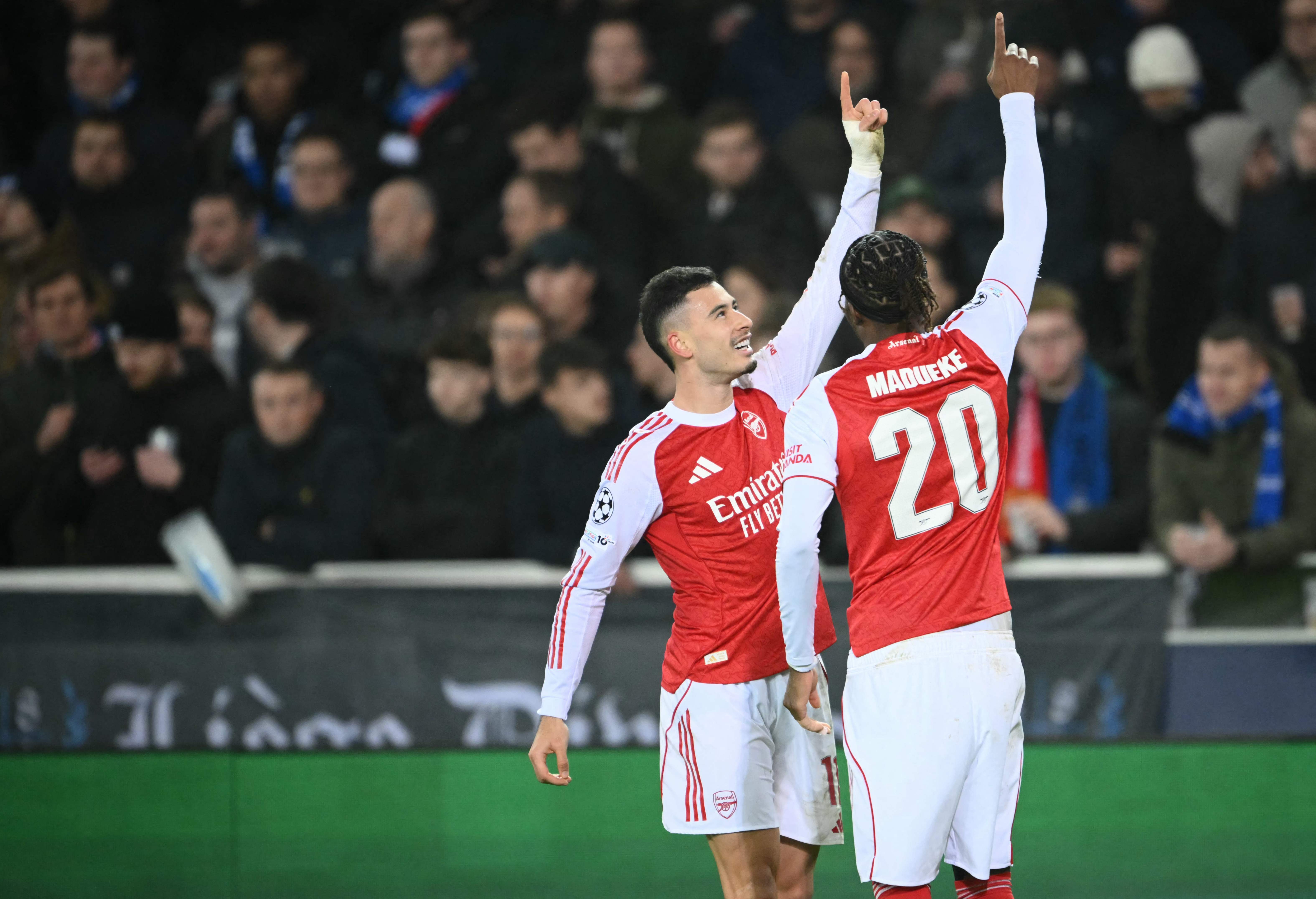 关于欧冠：阿森纳3-0！6战全胜居首，马杜埃凯双响，马丁内利5连击的信息