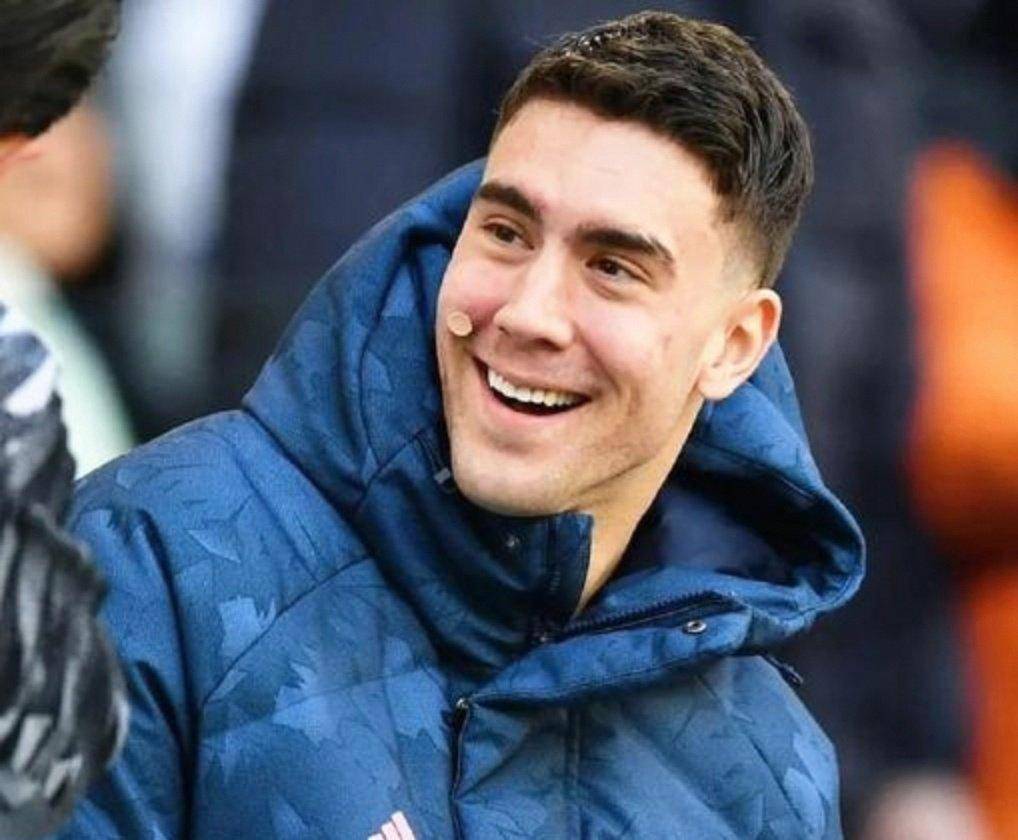 包含意甲媒体透露：若莱万离开巴萨，巴萨将追逐米兰的目标弗拉霍维奇的词条