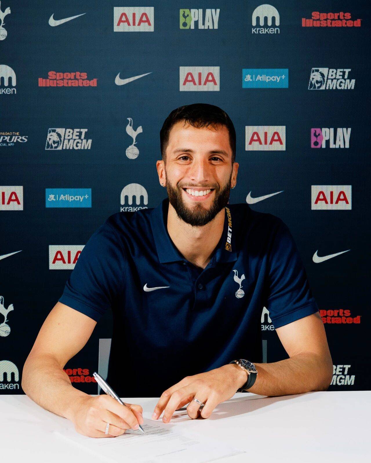 包含看不上!曝罗德里戈不愿加盟热刺想去更大的球队效力的词条 包含看不上!曝罗德里戈不愿加盟热刺想去更大的球队效力的词条