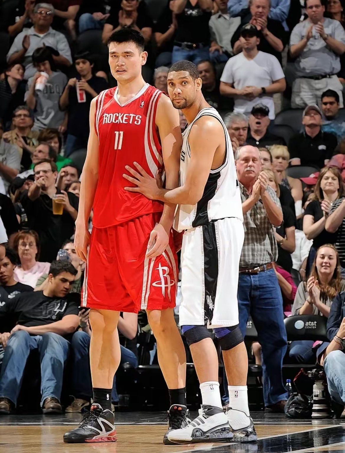 包含姚明NBA生涯35个精彩时刻，隔扣邓肯&背打奥尼尔领衔的词条