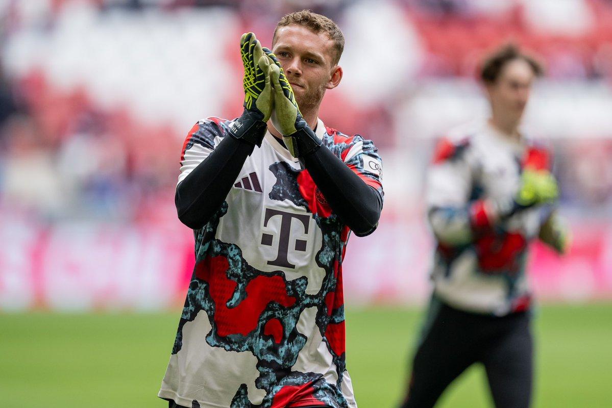 包含拜仁门将佩雷茨租借加盟汉堡，为期一个赛的词条